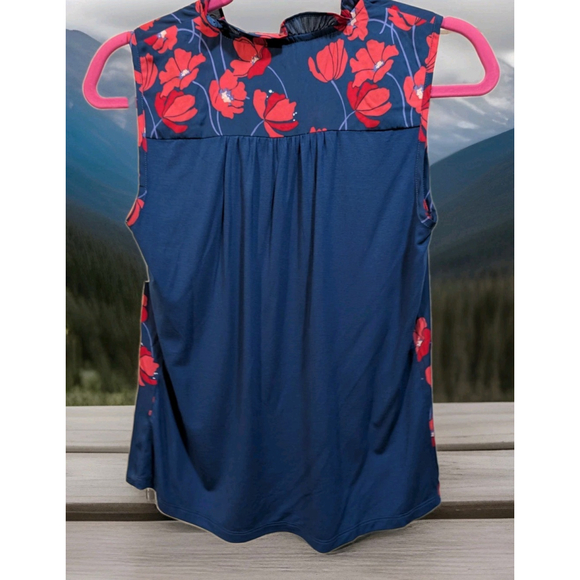 41 Hawthorn Stitch Fix Petite Sleeveless Blouse Navy Red Poppy Floral Top Orlee - Picture 7 of 8